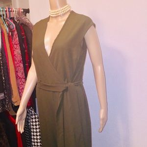 10053 womens jumpsuit Size XL.